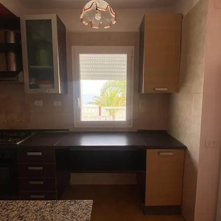 San Lorenzo Apartment *