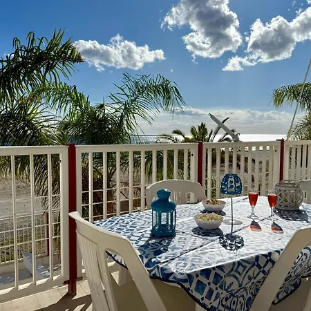 San Lorenzo Beachfront Con Veranda Vista Mare 5 Posti Marina di San Lorenzo