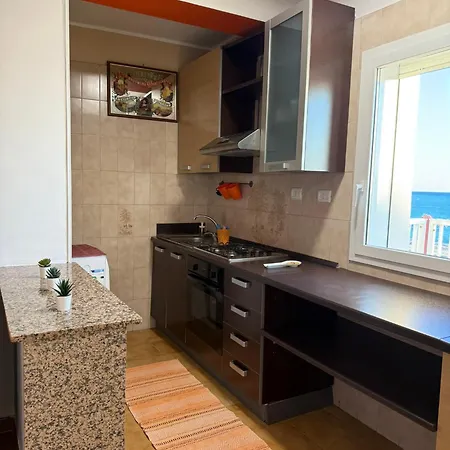 San Lorenzo Beachfront Con Veranda Vista Mare 5 Posti