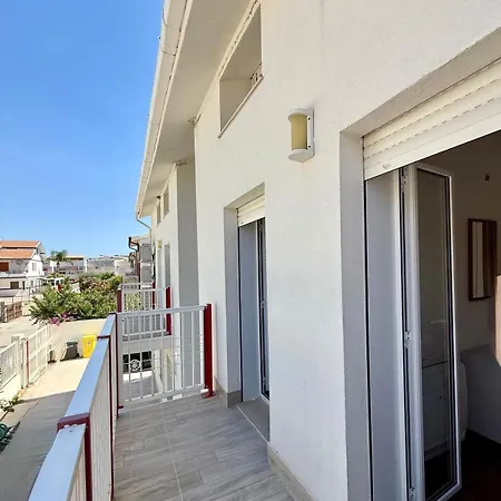 San Lorenzo Beachfront Con Veranda Vista Mare 5 Posti